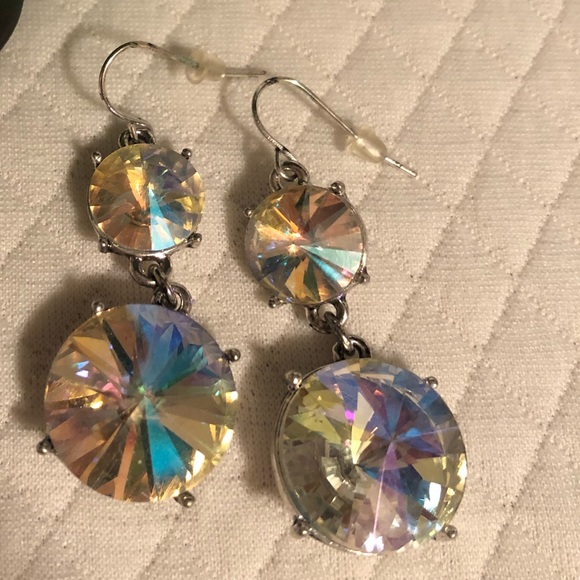 Beautiful drop lightweight earrings with big sparkle ✨ - Picture 9 of 14